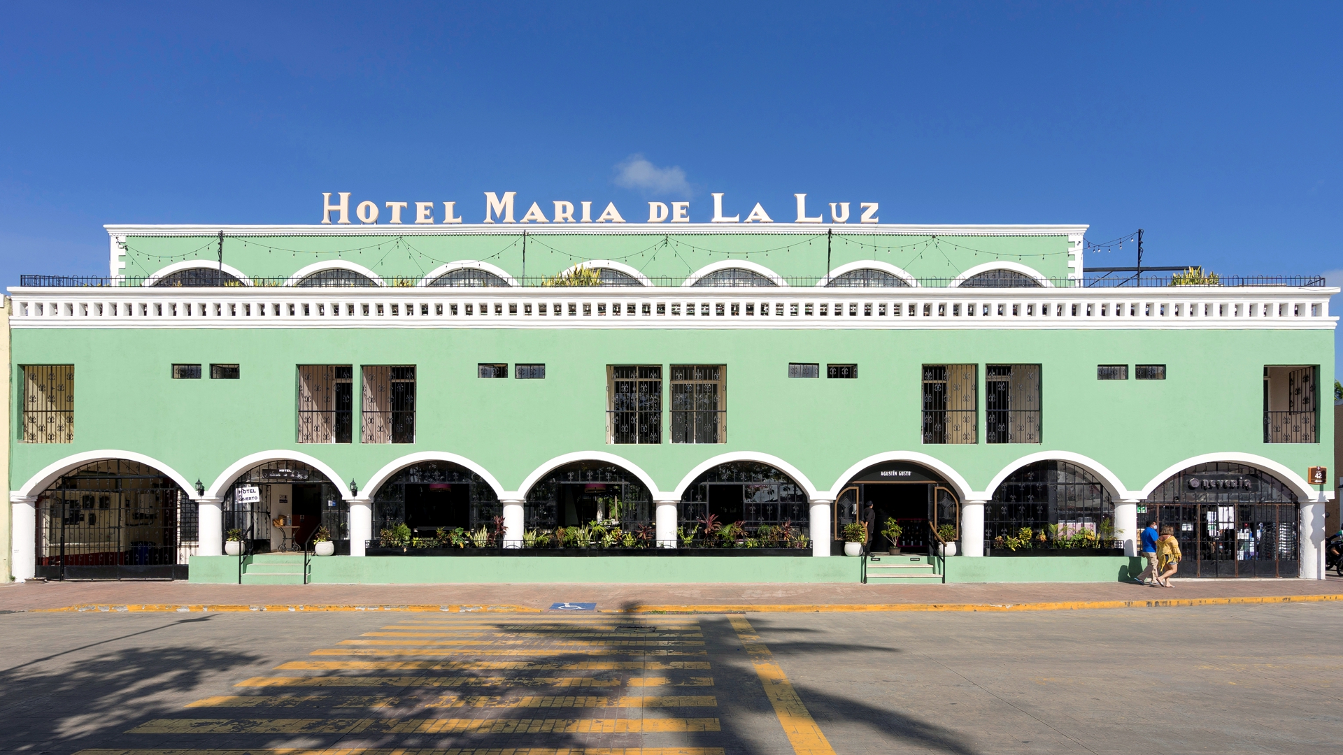 Fachada del hotel